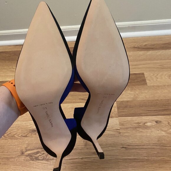 Manolo Blahnik Black Blue Suede Pumps - Picture 6 of 6